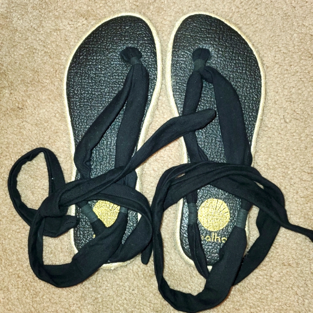 Nalho Black Yoga Mat Sandals, size 40 or Womens 10, Tie up around the legs